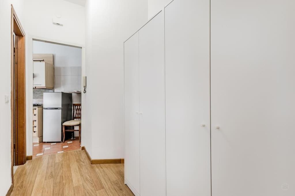 Tiburtina White House Apartment โรม ภายนอก รูปภาพ