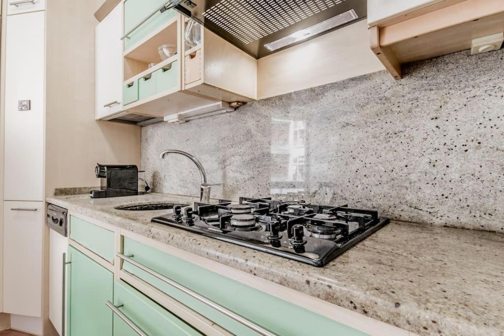 Tiburtina White House Apartment โรม ภายนอก รูปภาพ