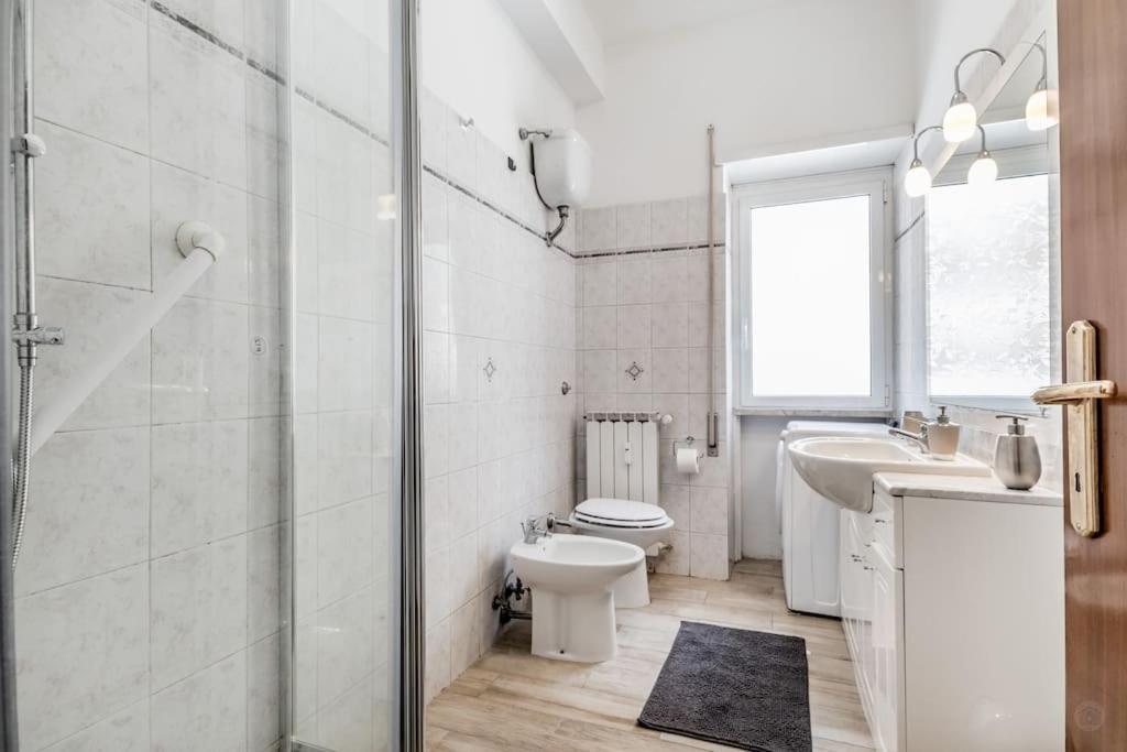 Tiburtina White House Apartment โรม ภายนอก รูปภาพ