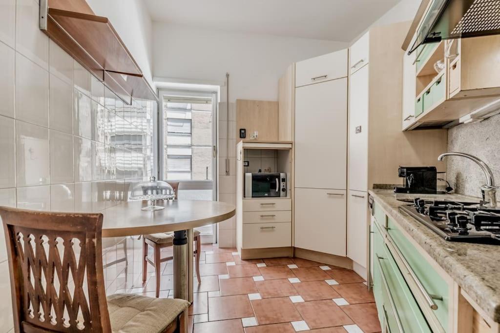 Tiburtina White House Apartment โรม ภายนอก รูปภาพ